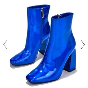 NWT Strikingly Beautiful Vibrant Metallic Royal Blue Vegan Patent Leather Boots